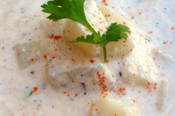 Aloo raita with mint