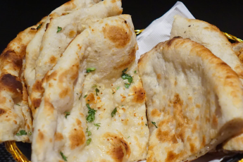 Onion kulcha with butter