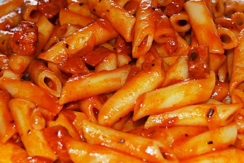 Pasta penne in redsauce